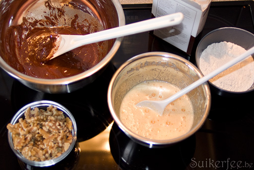 potten met ingredienten brownies